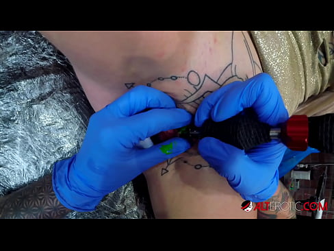 ❤️ Sully Savage-k izugarri tatuatu zuen klitorian tatuaje bat egin zuen ❤️ Errusiar porno %eu.mailkassa.ruan